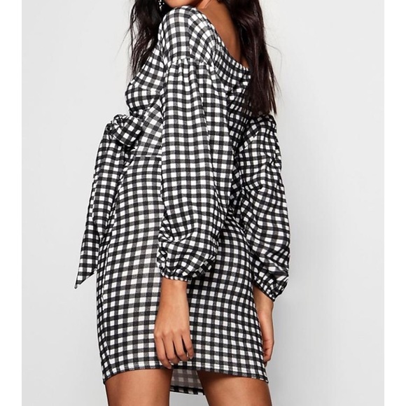 NWT red gingham print wrap mini dress - Picture 2 of 3